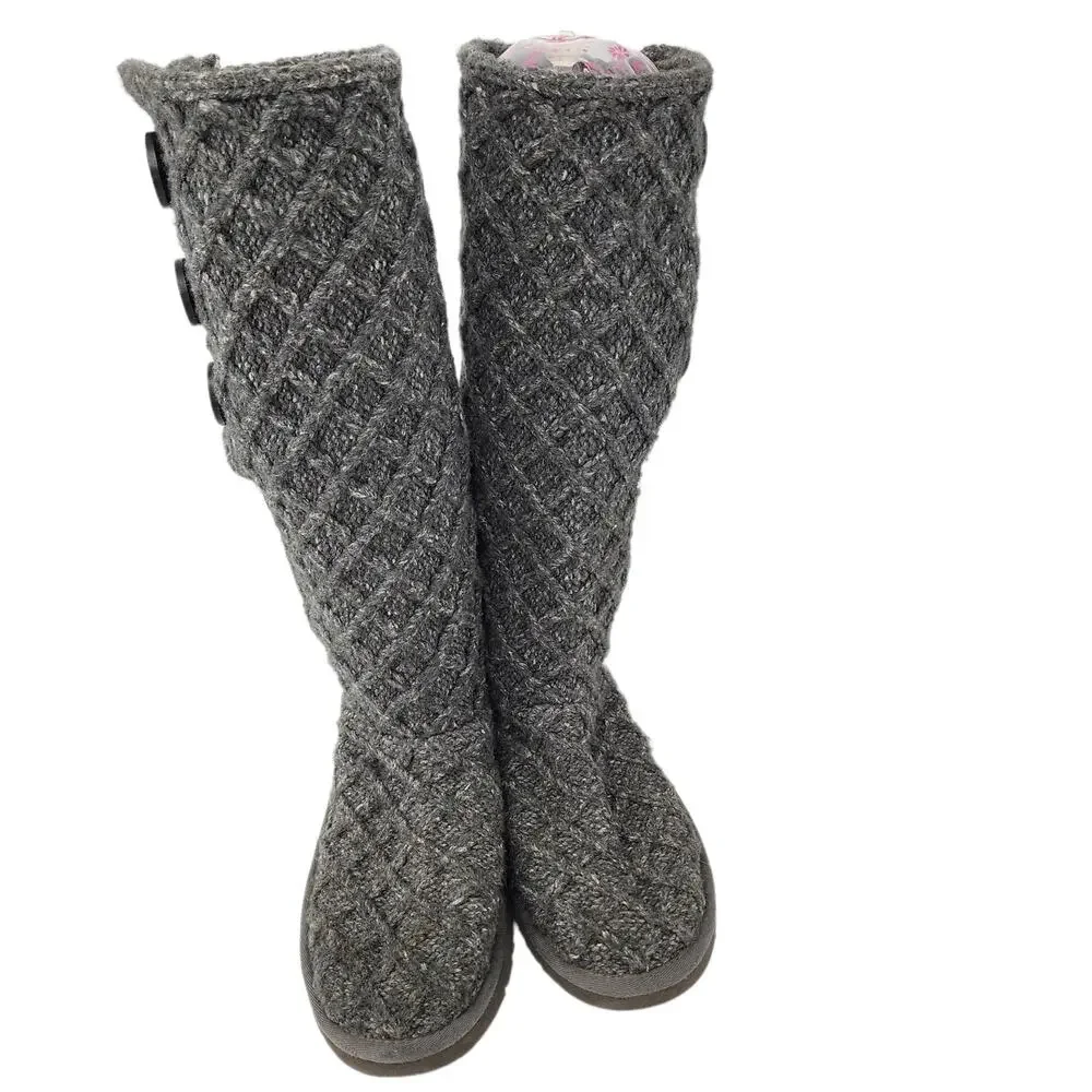 UGG Gray Tall Knit Lattice Sweater Material Button Detail Cardy Boots Size 7